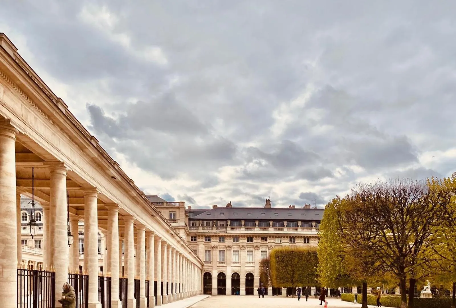32 Atelier Fashion Paris