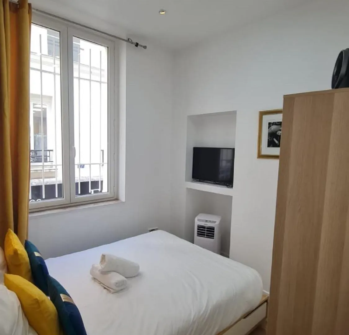Apartment 32 Atelier Fashion *